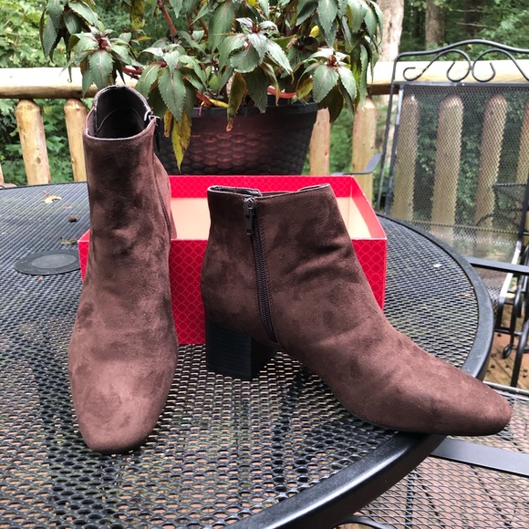 NWOT, Kelly & Katie Brown Suede Boots- Size 8 - Picture 16 of 16